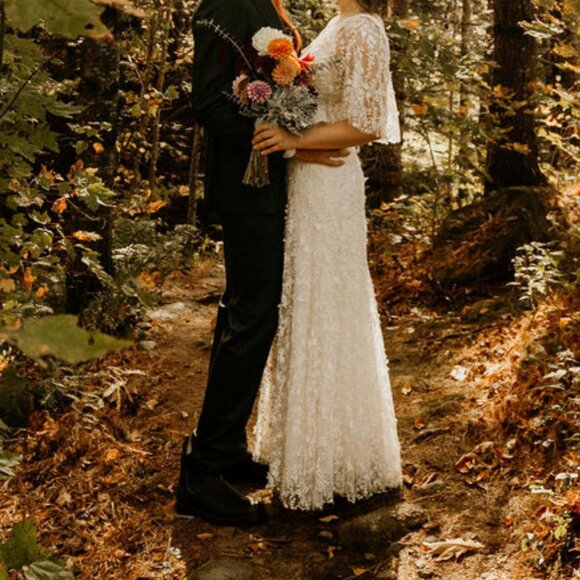 Jenny by Jenny Yoo Lourdes V-Neck Convertible-Sleeve Lace Wedding Gown - Picture 7 of 8